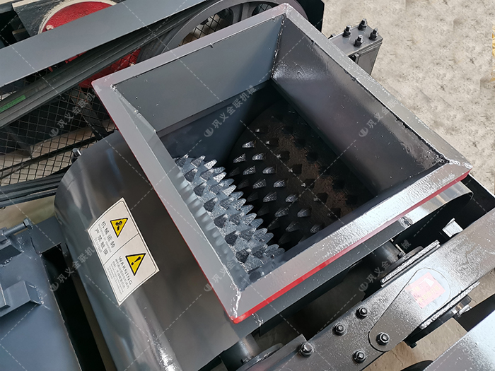 2PGC450x500双齿辊麻豆激情短片发往吉林四平